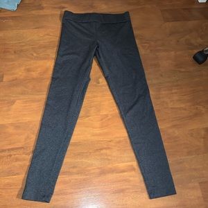 GREY LEGGINGS